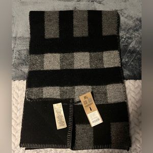 Burberry/ Blanket Scarf/